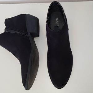 Nevada ladies black suede booties, size 10